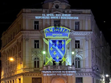 Odličan potez gradskih vlasti: U Sarajevu ljiljani u čast Armiji Republike Bosne i Hercegovine