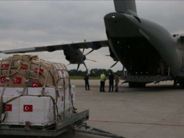 Avion s humanitarnom pomoći iz Turske stigao u Srbiju