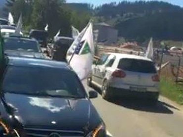 VIDEO/CRNA GORA: Iz hiljada automobila vijore se bošnjačke zastave