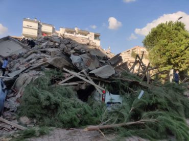 U zemljotresu u Izmiru najmanje 14 poginulih, 419 povrijeđenih