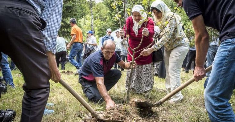 Za poljanu na kojoj su ubijali “Škorpioni” vlasnik traži 250 hiljada maraka