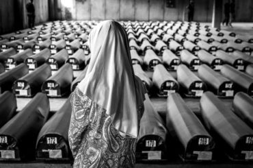 SREBRENICA, 25 GODINA: Kako ljudi naroda koji je doživio “Kragujevac” mogu učiniti “Srebrenicu”