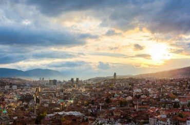 Sve se vrti oko Sarajeva, Širokog Brijega i Mostara