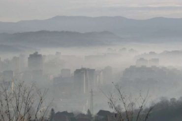 ZBOG ZAGAĐENOG ZRAKA UMRLO 235 LJUDI