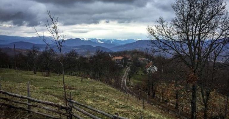 Orahova, selo suživota: Dva brata i Dragica na krovu istočne Bosne