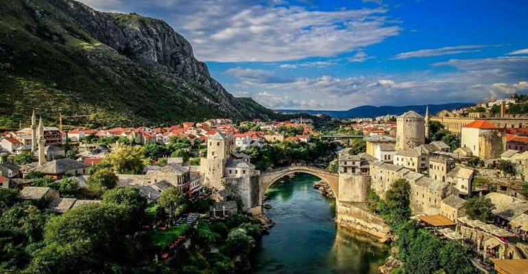 Sudbina bosanskog jezika jeste sudbina države Bosne i Hercegovine