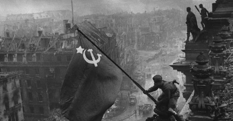 Između slike osvajanja Reichstaga i pada Berlinskog zida 110 miliona mrtvih