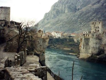 Rušenje Starog mosta hrvatskoj politici i dalje je legitiman vojni cilj