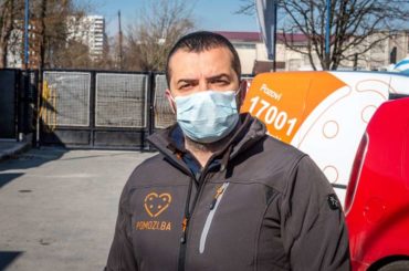 Elvir Karalić, osnivač humanitarne organizacije “Pomozi.ba”: I za vrijeme pandemije dnevno dijele hiljadu obroka