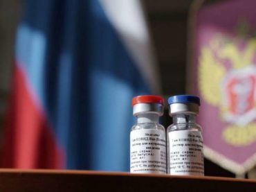 Ruskoj vakcini podsmjehuje se cijeli svijet; ozbiljno ih shvata samo Dodik