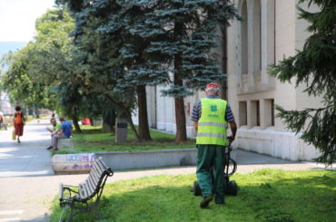 NEPOTIZAM IZ TEMELJA: NiP-ov sindikalac u KJKP “Park” zaposlio 11 članova porodice?!